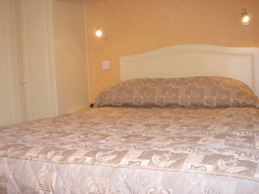 Glen Lui Hotel Ballater Bagian luar foto